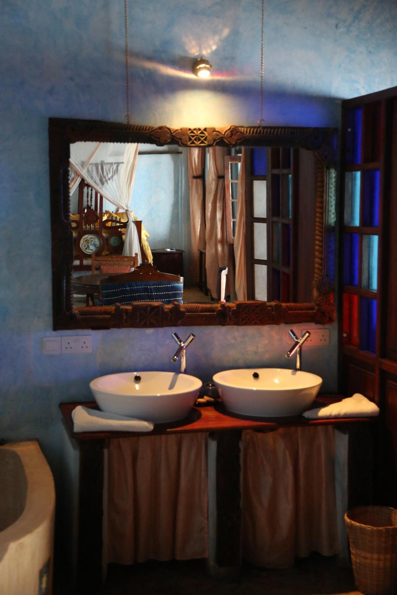 Emerson Spice Zanzibar Luaran gambar