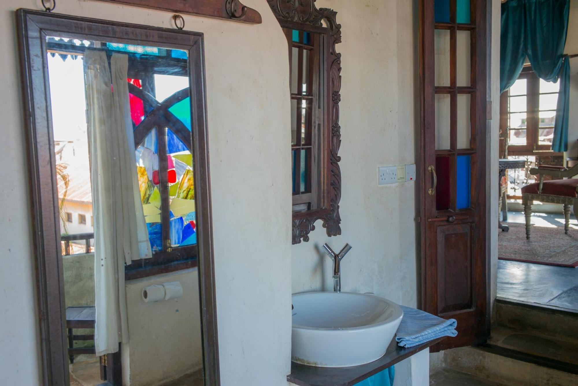 Emerson Spice Zanzibar Luaran gambar